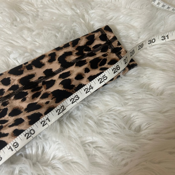 Victoria Secret Leopard Print Leggings Polyester Stretch Women's Size 4 Active - Picture 11 of 11